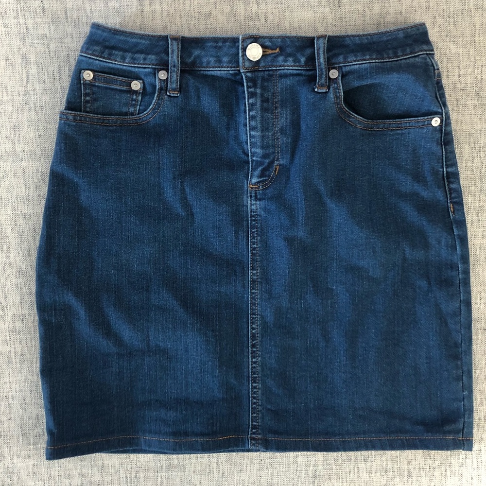 Banana Republic denim jean skirt size 2